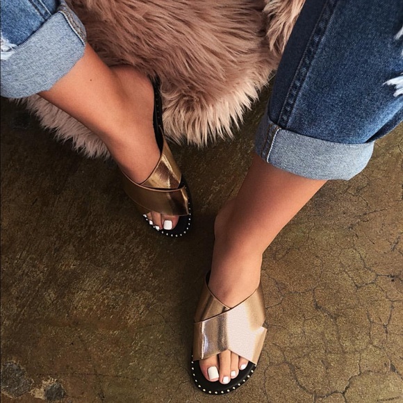 Cross strap Sandals - Picture 2 of 6